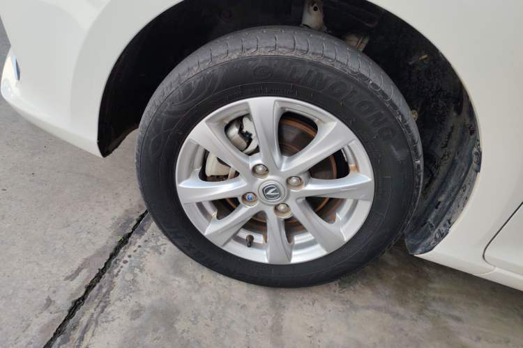 Used CHANGAN Alsvin 2019 1.4L Manual Comfort Edition China VI Standard Exterior 7