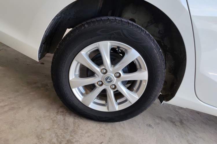 Used CHANGAN Alsvin 2019 1.4L Manual Comfort Edition China VI Standard Exterior 8