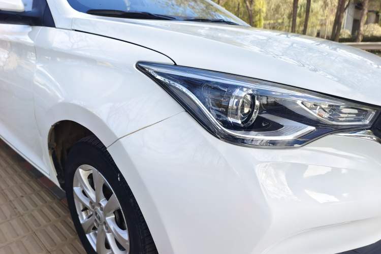 Used CHANGAN Alsvin 2019 1.5L DCT Comfort Model China VI Standard Exterior 8