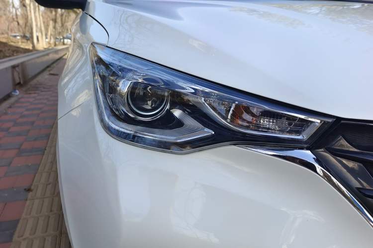 Used CHANGAN Alsvin 2019 1.5L DCT Comfort Model China VI Standard Exterior 9
