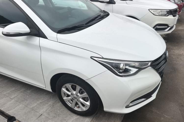 Used CHANGAN Alsvin 2019 1.5L DCT Comfort Model China VI Standard Front Right 45 Deg