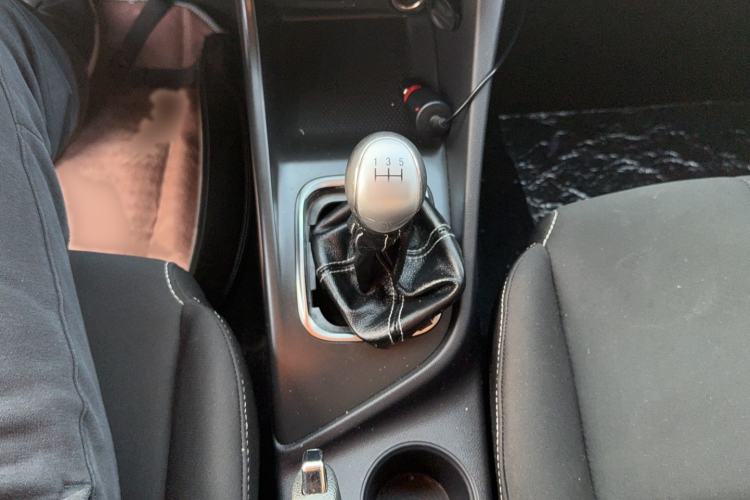 Used CHANGAN Alsvin 2019 1.4L Manual Comfort Edition China VI Standard Gear Lever