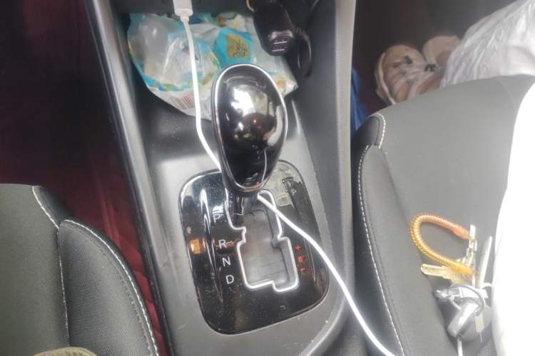 Used CHANGAN Alsvin 2019 1.5L DCT Comfort Model China VI Standard Gear Lever