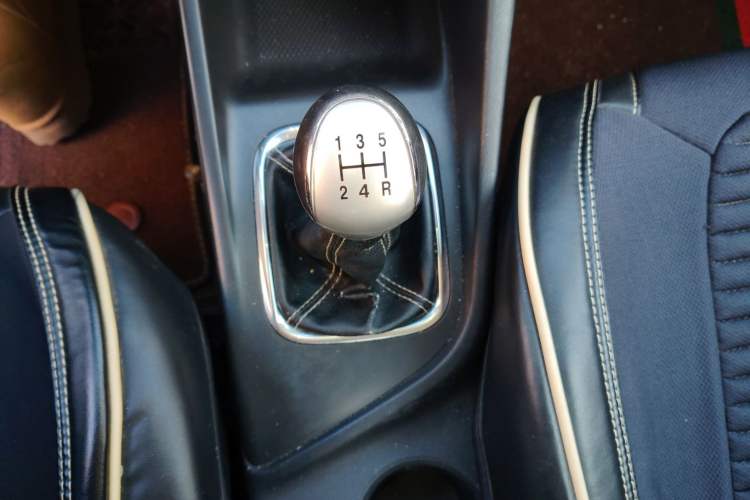 Used CHANGAN Alsvin 2019 1.4L Manual Comfort Edition China VI Standard Gear Lever