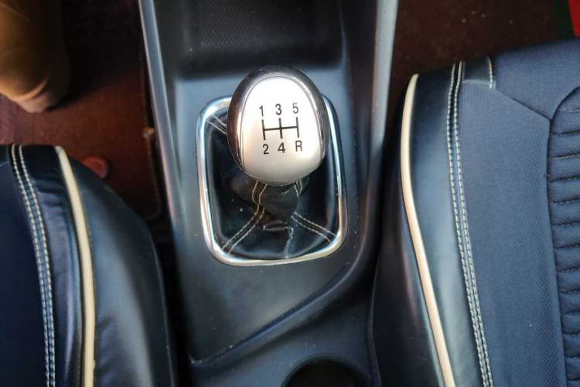Used CHANGAN Alsvin 2019 1.4L Manual Comfort Edition China VI Standard Gear Lever