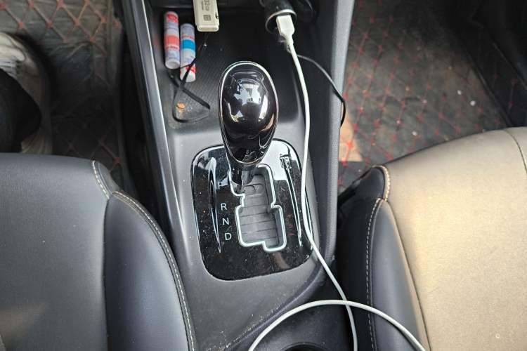 Used CHANGAN Alsvin 2019 1.5L DCT Comfort Model China VI Standard Gear Lever