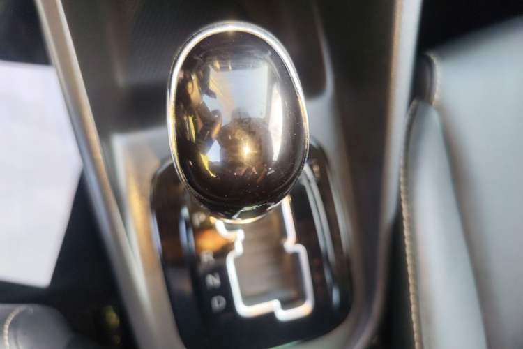 Used CHANGAN Alsvin 2019 1.5L DCT Comfort Model China VI Standard Gear Lever