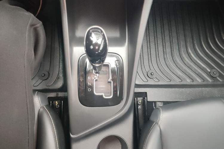 Used CHANGAN Alsvin 2019 1.5L DCT Comfort Model China VI Standard Gear Lever