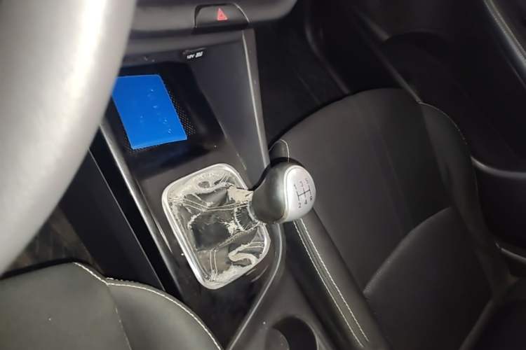 Used CHANGAN Alsvin 2019 1.4L Manual Comfort Edition China VI Standard Gear Lever