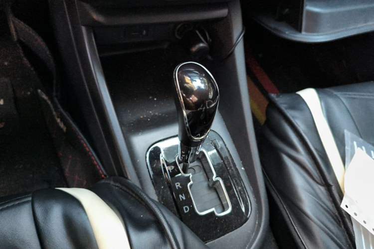 Used CHANGAN Alsvin 2019 1.5L DCT Luxury Version China VI Standard Gear Lever