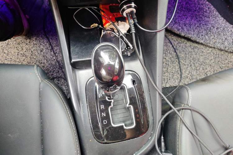 Used CHANGAN Alsvin 2019 1.5L DCT Luxury Version China VI Standard Gear Lever