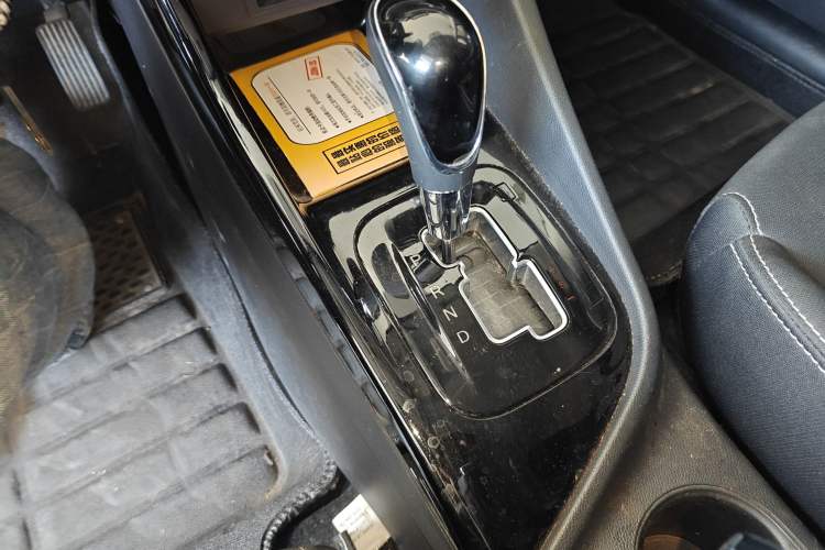 Used CHANGAN Alsvin 2019 1.5L DCT Comfort Model China VI Standard Gear Lever