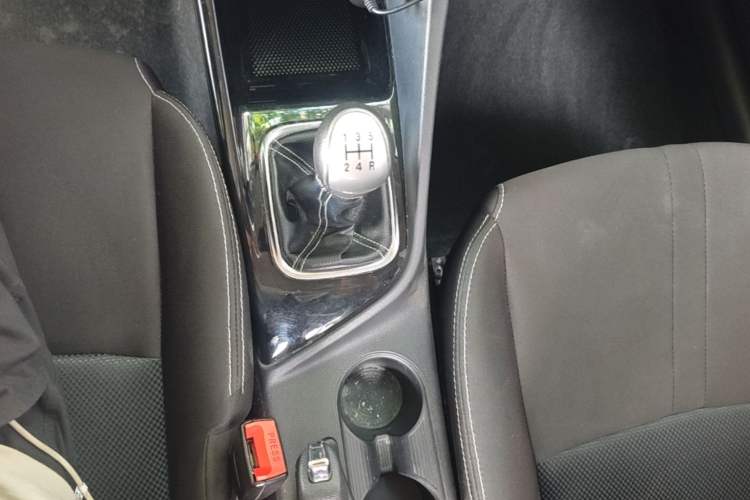 Used CHANGAN Alsvin 2019 1.4L Manual Comfort Edition China VI Standard Gear Lever