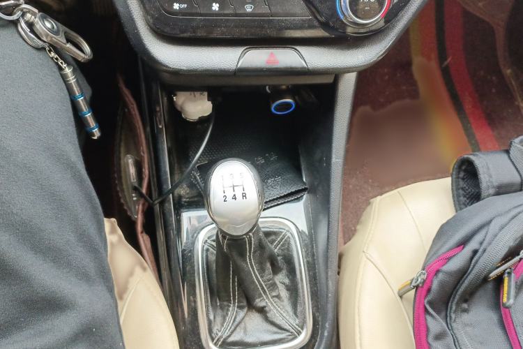 Used CHANGAN Alsvin 2019 1.4L Manual Comfort Edition China VI Standard Gear Lever