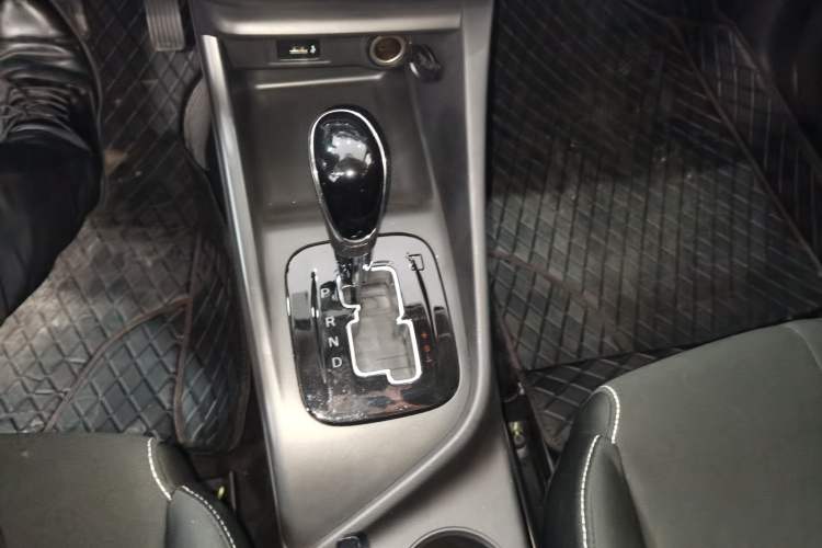 Used CHANGAN Alsvin 2019 1.5L DCT Comfort Model China VI Standard Gear Lever