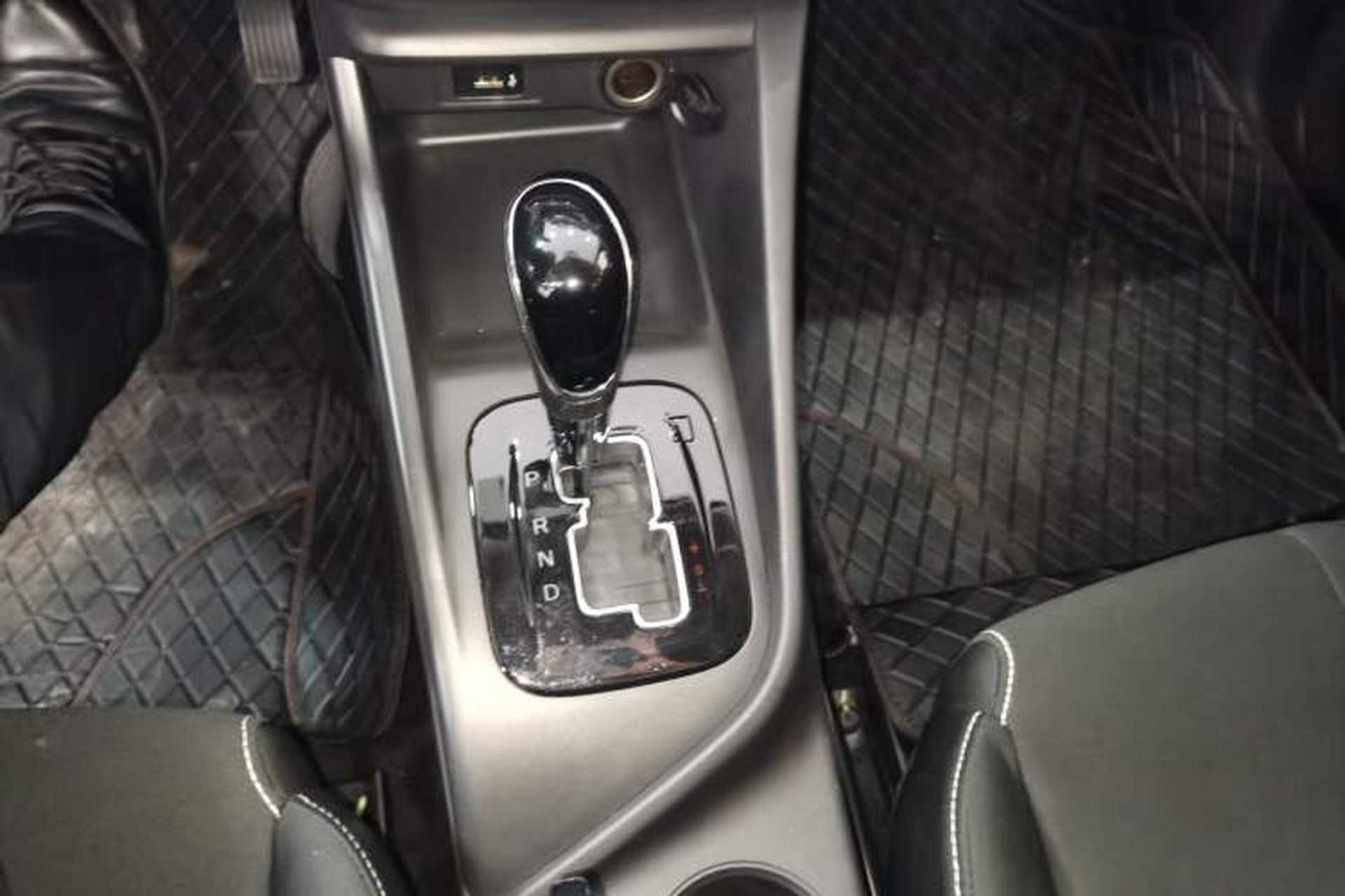 Used CHANGAN Alsvin 2019 1.5L DCT Comfort Model China VI Standard Gear Lever