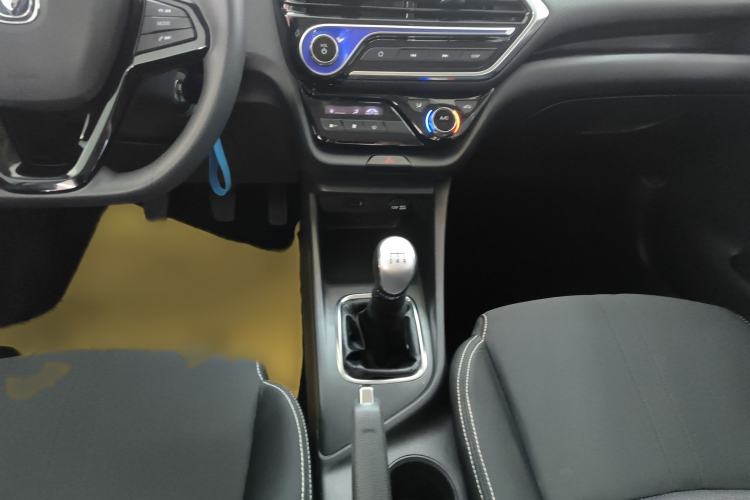 Used CHANGAN Alsvin 2019 1.4L Manual Comfort Edition China VI Standard Gear Lever