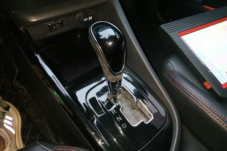 Used CHANGAN Alsvin 2019 1.5L DCT Comfort Model China VI Standard Gear Lever
