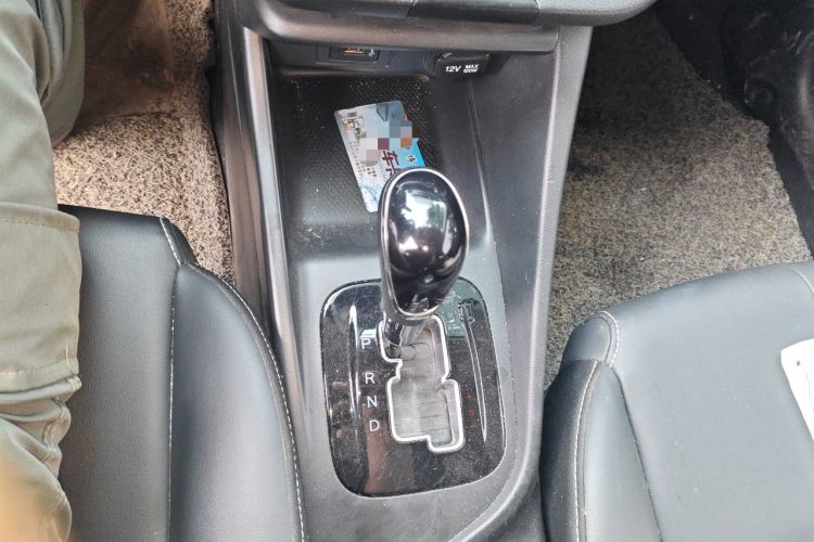 Used CHANGAN Alsvin 2019 1.5L DCT Comfort Model China VI Standard Gear Lever
