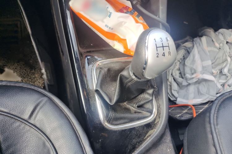 Used CHANGAN Alsvin 2019 1.4L Manual Comfort Edition China VI Standard Gear Lever