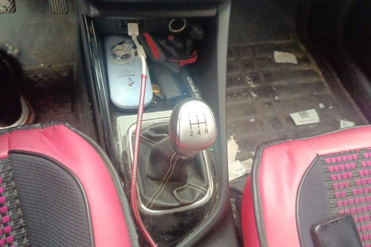Used CHANGAN Alsvin 2019 1.4L Manual Comfort Edition China VI Standard Gear Lever