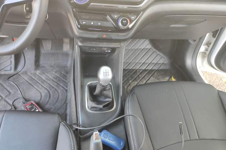 Used CHANGAN Alsvin 2019 1.4L Manual Comfort Edition China VI Standard Gear Lever