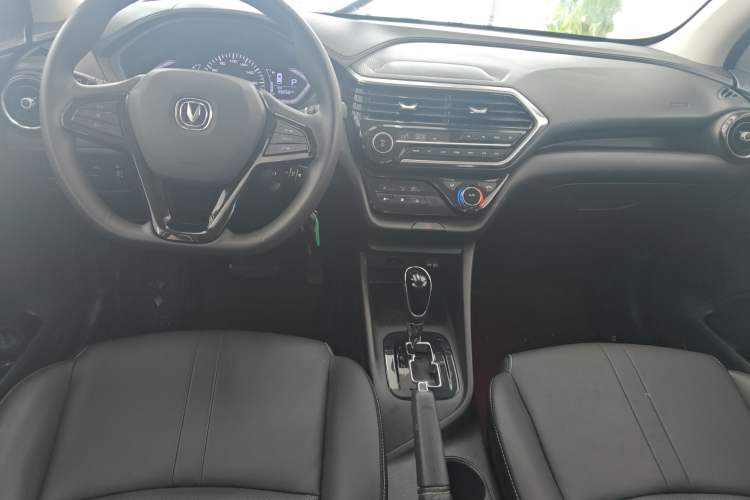 Used CHANGAN Alsvin 2019 1.5L DCT Comfort Model China VI Standard Gear Lever
