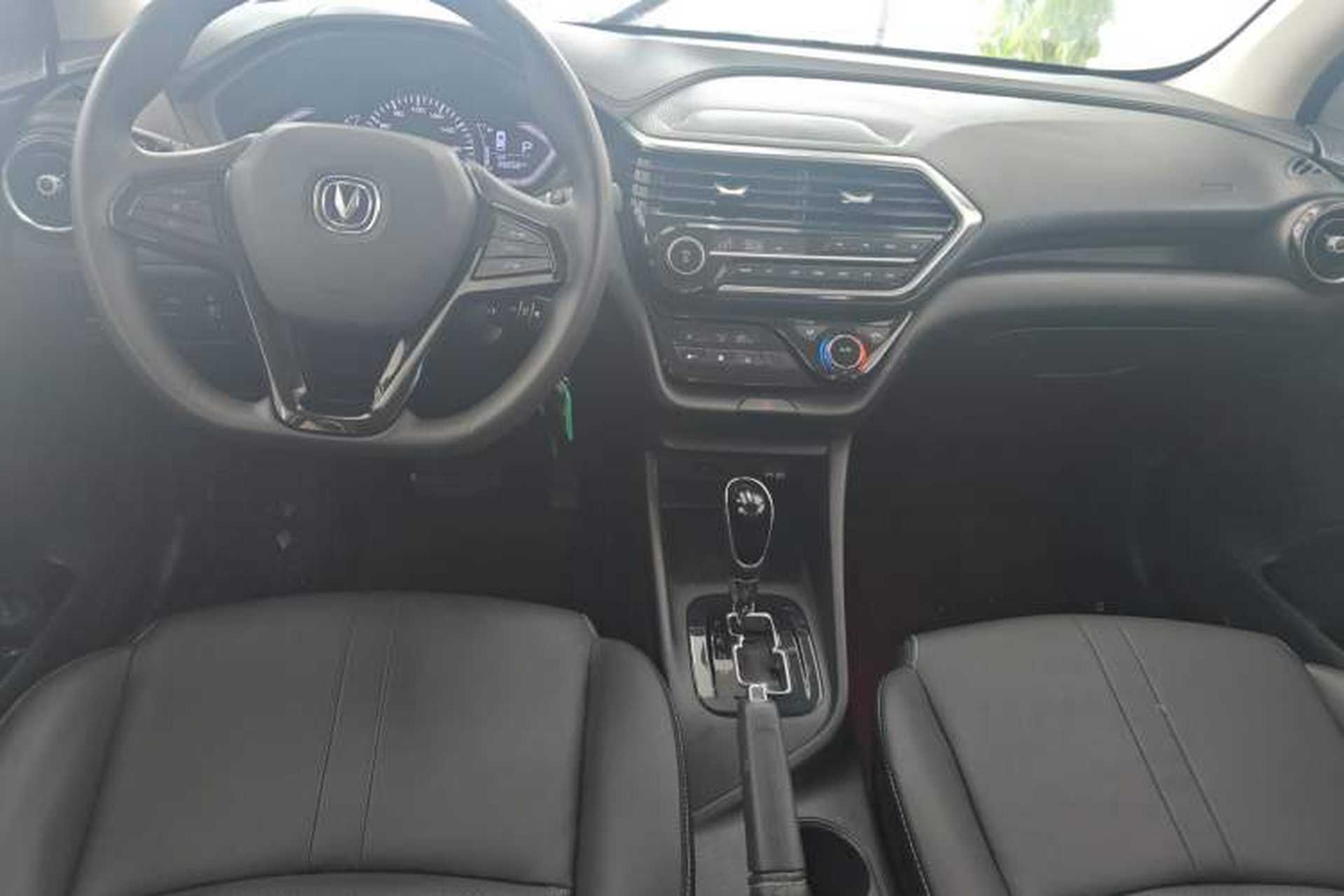 Used CHANGAN Alsvin 2019 1.5L DCT Comfort Model China VI Standard Gear Lever