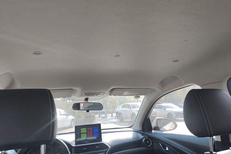 Used CHANGAN Alsvin 2019 1.5L DCT Comfort Model China VI Standard Headliner