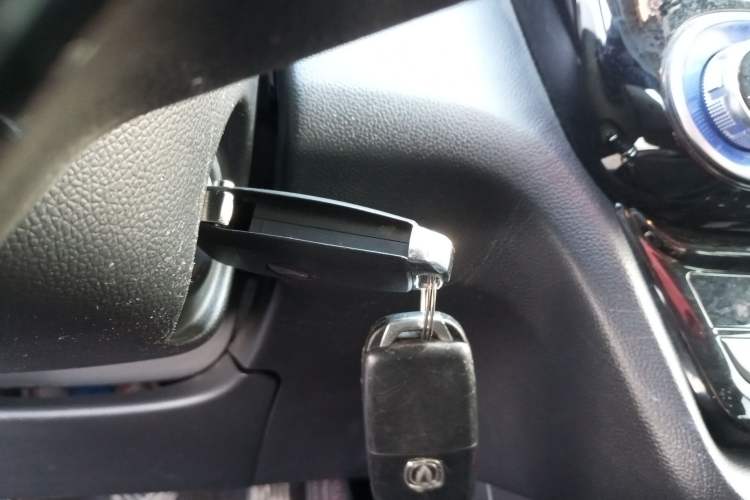 Used CHANGAN Alsvin 2019 1.4L Manual Comfort Edition China VI Standard Interior 1