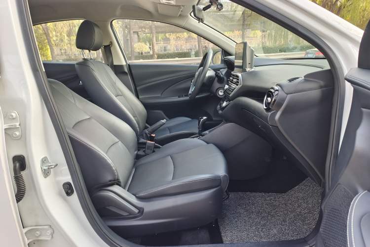 Used CHANGAN Alsvin 2019 1.5L DCT Comfort Model China VI Standard Interior 12