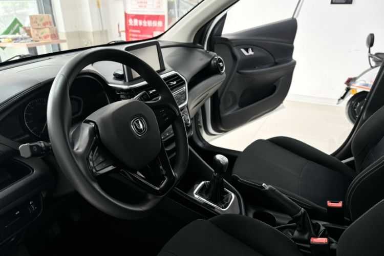 Used CHANGAN Alsvin 2019 1.4L Manual Comfort Edition China VI Standard Interior 2
