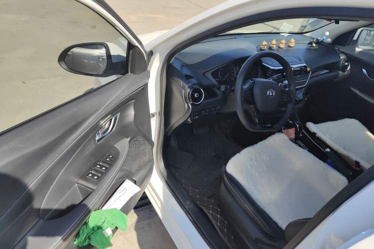 Used CHANGAN Alsvin 2019 1.5L DCT LianDong Cloud Edition Interior 2