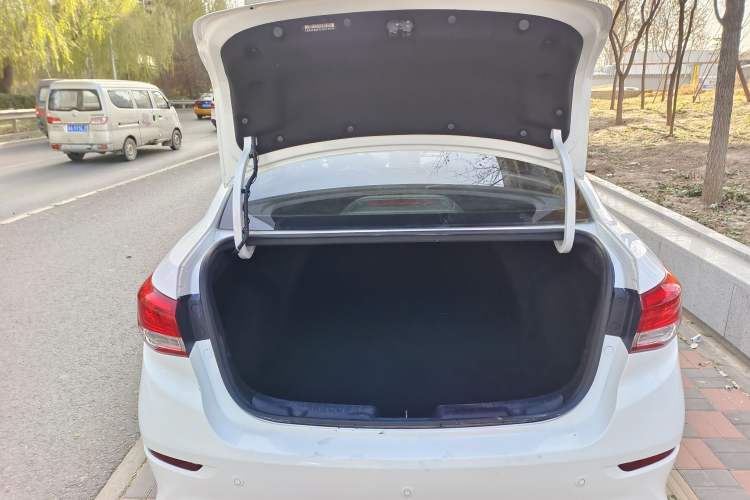 Used CHANGAN Alsvin 2019 1.5L DCT Comfort Model China VI Standard Interior 2