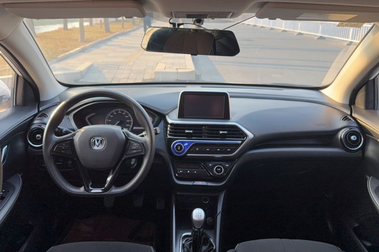 Used CHANGAN Alsvin 2019 1.4L Manual Comfort Edition China VI Standard Interior 3