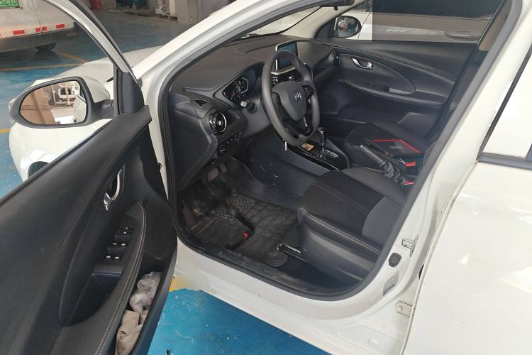 Used CHANGAN Alsvin 2019 1.5L DCT Comfort Model China VI Standard Interior 3