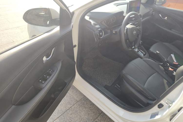 Used CHANGAN Alsvin 2019 1.5L DCT Comfort Model China VI Standard Interior 3