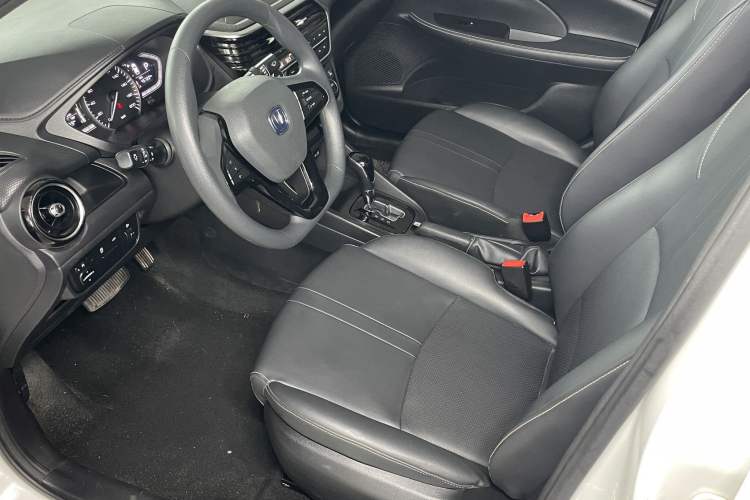 Used CHANGAN Alsvin 2019 1.5L DCT LianDong Cloud Edition Interior 3