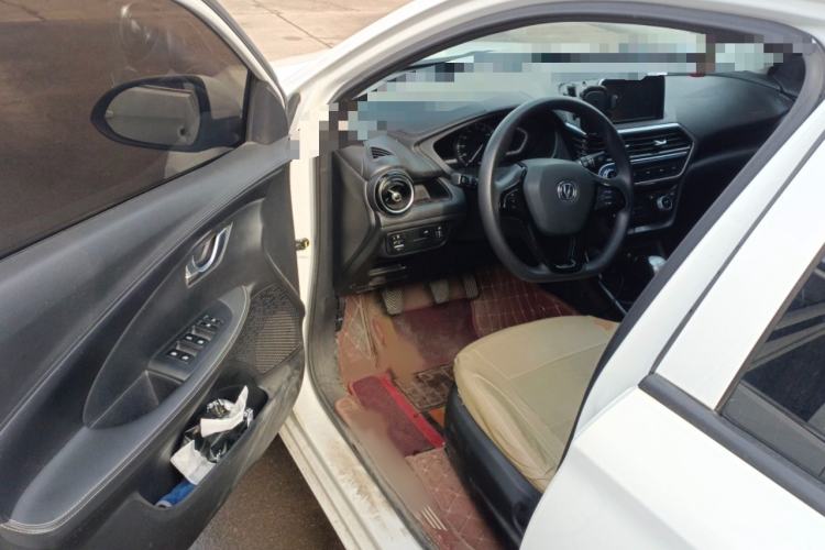 Used CHANGAN Alsvin 2019 1.4L Manual Comfort Edition China VI Standard Interior 3