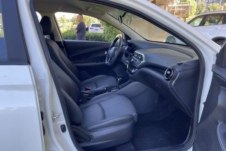 Used CHANGAN Alsvin 2019 1.5L DCT LianDong Cloud Edition Interior 4