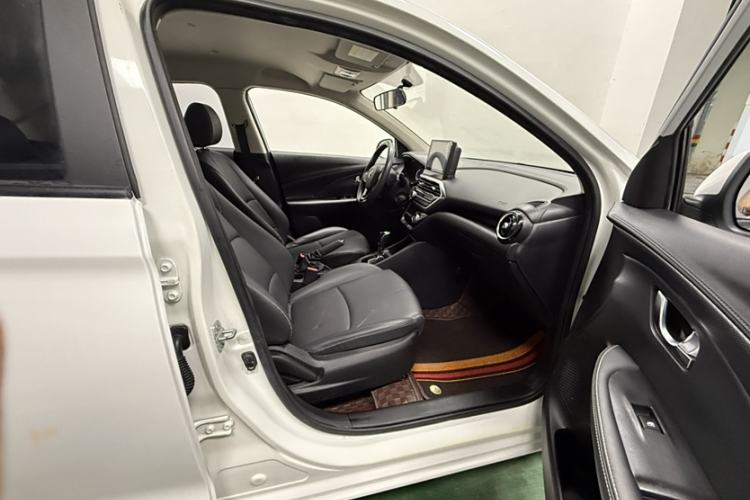Used CHANGAN Alsvin 2019 1.5L DCT LianDong Cloud Edition Interior 5
