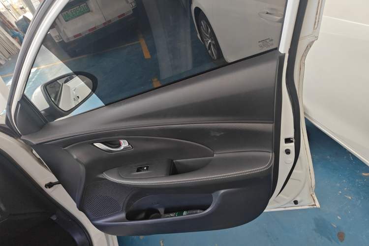 Used CHANGAN Alsvin 2019 1.5L DCT Comfort Model China VI Standard Interior 5