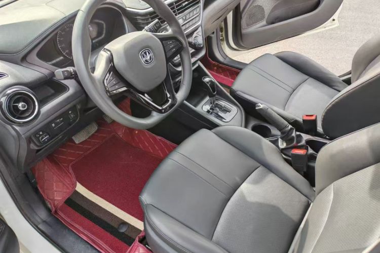 Used CHANGAN Alsvin 2019 1.5L DCT Comfort Model China VI Standard Interior 5