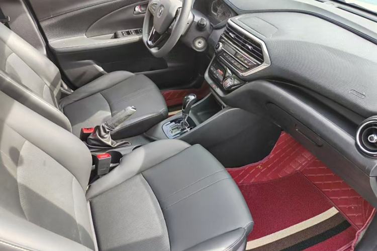 Used CHANGAN Alsvin 2019 1.5L DCT Comfort Model China VI Standard Interior 8