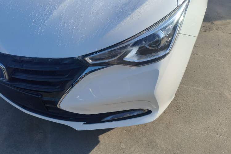 Used CHANGAN Alsvin 2019 1.4L Manual Comfort Edition China VI Standard Left Front Headlight