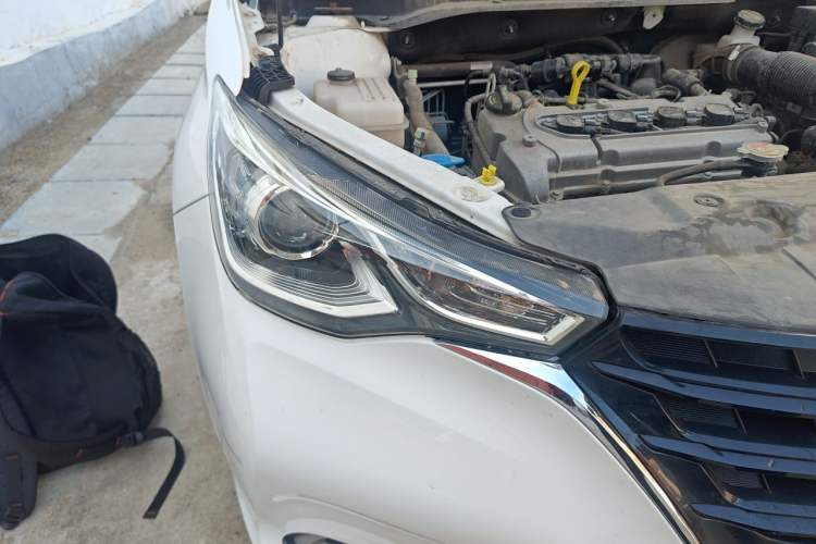 Used CHANGAN Alsvin 2019 1.4L Manual Comfort Edition China VI Standard Right Front Headlight
