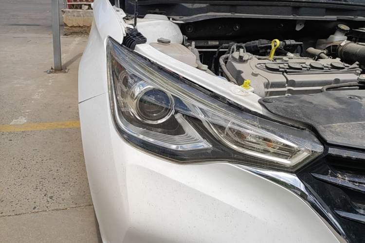 Used CHANGAN Alsvin 2019 1.5L DCT Luxury Version China VI Standard Right Front Headlight