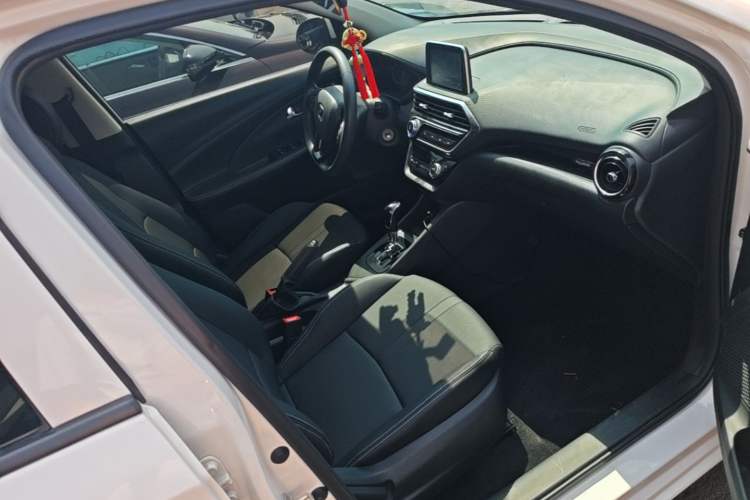 Used CHANGAN Alsvin 2019 1.5L DCT Comfort Model China VI Standard Right Front Seat