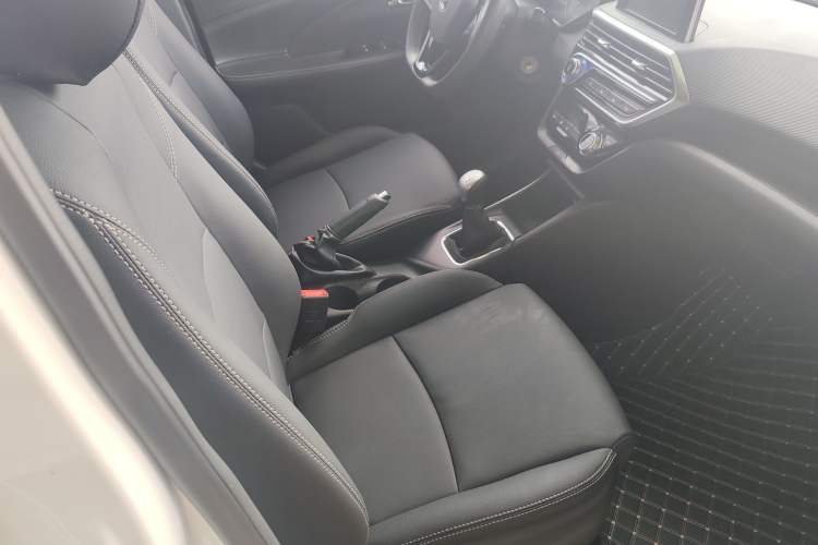 Used CHANGAN Alsvin 2019 1.4L Manual Comfort Edition China VI Standard Right Front Seat