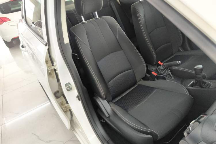 Used CHANGAN Alsvin 2019 1.4L Manual Comfort Edition China VI Standard Right Front Seat